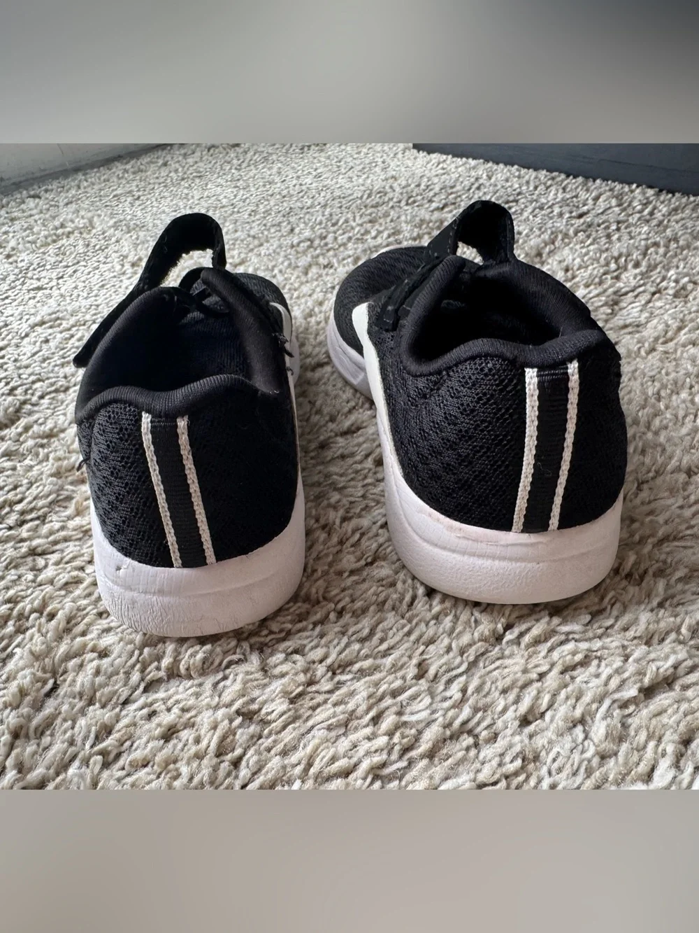Toddler Black & White Athletic Sneakers Velcro Closure Size 8